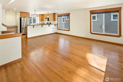 126 N 101st Street, Seattle, WA 98133 - Photo 4