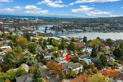 2405 N 40th Street, Seattle, WA 98103 - Photo 1