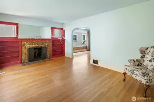 2405 N 40th St, Seattle, WA 98103 - Photo 6