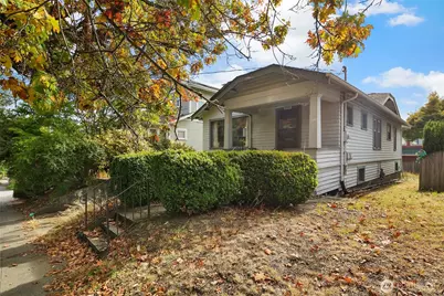 2405 N 40th Street, Seattle, WA 98103 - Photo 2