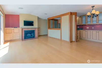 125 Madison Avenue N #125, Bainbridge Island, WA 98110 - Photo 2