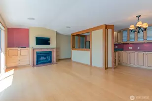 125 Madison Ave N, Bainbridge Island, WA 98110 - Photo 2