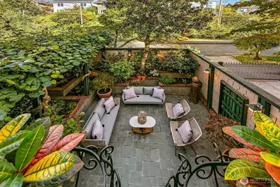 915 11th Avenue E, Seattle, WA 98102 - Photo 28
