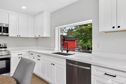 10029 14th Avenue S, Seattle, WA 98168 - Photo 18
