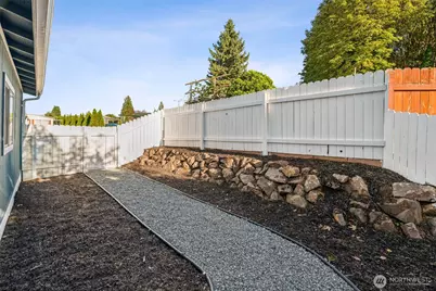 17125 Woodcrest Drive NE, Bothell, WA 98011 - Photo 30