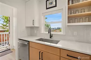 4206 Dayton Ave N, Seattle, WA 98103 - Photo 16
