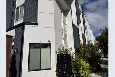 6317 34th Avenue, Seattle, WA 98126 - Photo 2