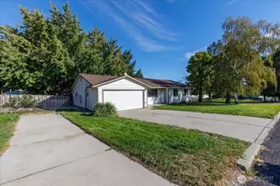 63 Sunset Dr, Electric City, WA 99123 - Photo 2