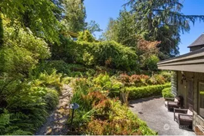 3333 43rd Avenue NE, Seattle, WA 98105 - Photo 6