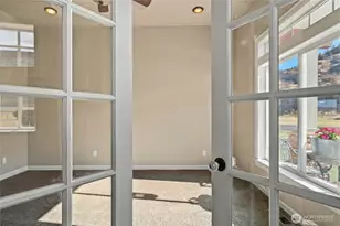 55776 Bay Area Dr NE, Electric City, WA 99123 - Photo 12