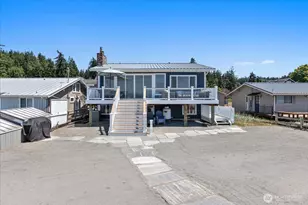 5924 Cedar St, Freeland, WA 98249 - Photo 2
