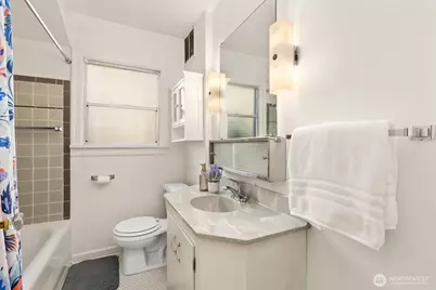 7850 Renton Avenue S, Seattle, WA 98118 - Photo 18