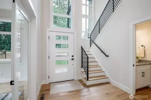 12648 NE 80th St, Kirkland, WA 98033 - Photo 2