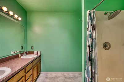 2005 NE Jensen Avenue, Bremerton, WA 98310 - Photo 16