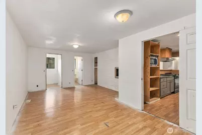 12900 76th Avenue S, Seattle, WA 98178 - Photo 16