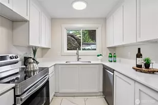 13271 15th Ave NE, Seattle, WA 98125 - Photo 10