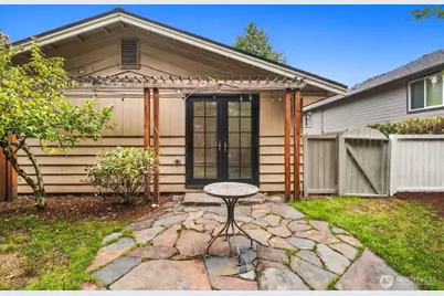 10241 NE 20th Place, Bellevue, WA 98004 - Photo 22