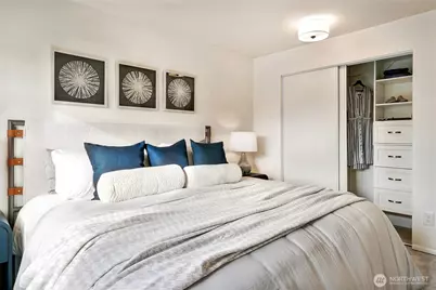 7000 Cleopatra Place NW #301, Seattle, WA 98117 - Photo 12