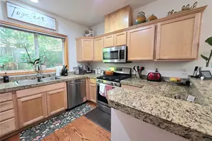 18866 108th Ln SE, Renton, WA 98055 - Photo 10
