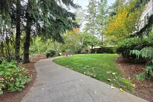 18866 108th Ln SE, Renton, WA 98055 - Photo 30