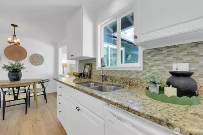 20915 W Richmond Road, Bothell, WA 98021 - Photo 14