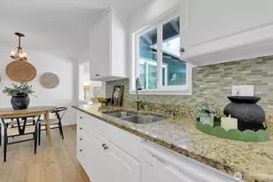 20915 W Richmond Rd, Bothell, WA 98021 - Photo 14