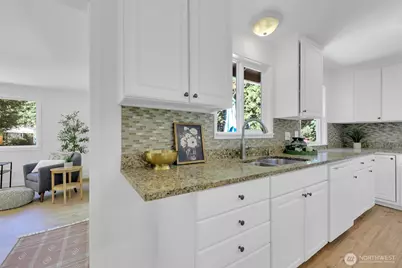 20915 W Richmond Road, Bothell, WA 98021 - Photo 12