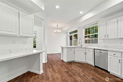 22634 NE 4th Place, Sammamish, WA 98074 - Photo 8