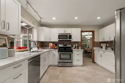 18325 214th Ave NE, Woodinville, WA 98077 - Photo 8