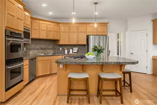 27022 SE 13th St, Sammamish, WA 98075 - Photo 12