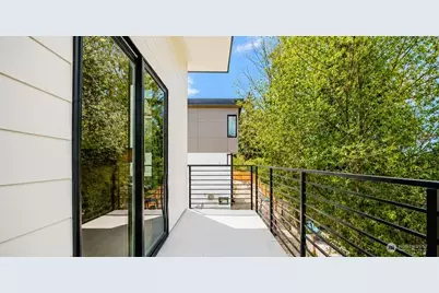 9215 22nd Avenue SW, Seattle, WA 98106 - Photo 26