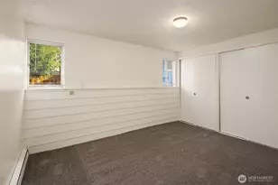 326 NE 50th St, Seattle, WA 98105 - Photo 22