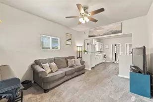 303 G St SE, Auburn, WA 98002 - Photo 4