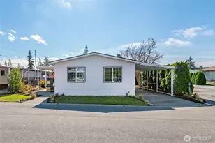 225 NE Ernst St, Oak Harbor, WA 98277 - Photo 2