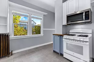 256 NE 50th St, Seattle, WA 98105 - Photo 18