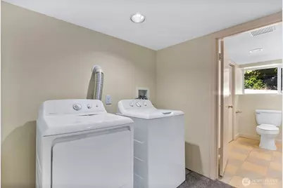 256 NE 50th Street, Seattle, WA 98105 - Photo 36