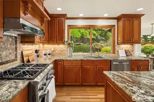 22525 SE 46th Pl, Sammamish, WA 98075 - Photo 10