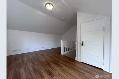 125 NE 52nd Street, Seattle, WA 98105 - Photo 28