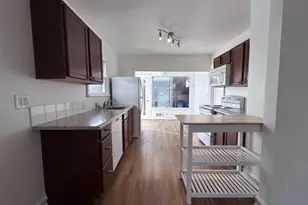125 NE 52nd St, Seattle, WA 98105 - Photo 12