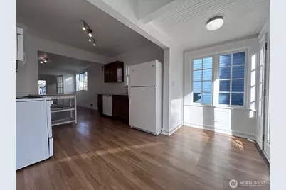 125 NE 52nd Street, Seattle, WA 98105 - Photo 14