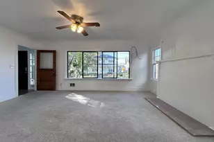 125 NE 52nd St, Seattle, WA 98105 - Photo 6