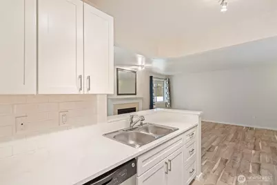 15415 35th Avenue W #F105, Lynnwood, WA 98087 - Photo 4