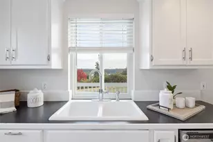 1330 Winston Dr, Freeland, WA 98249 - Photo 8