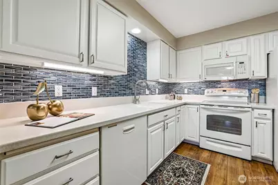 22535 SE Highland Circle #302, Issaquah, WA 98029 - Photo 16
