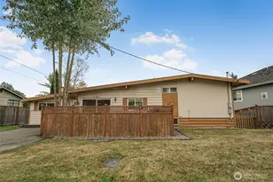 15425 SE 11th St, Bellevue, WA 98007 - Photo 2