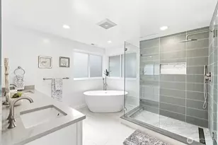 8205 SE 71st St, Mercer Island, WA 98040 - Photo 14