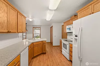 1410 Mark Twain Drive, Centralia, WA 98531 - Photo 10