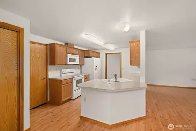 1410 Mark Twain Drive, Centralia, WA 98531 - Photo 8