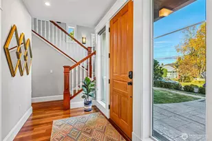 7725 16th Ave NE, Seattle, WA 98115 - Photo 2