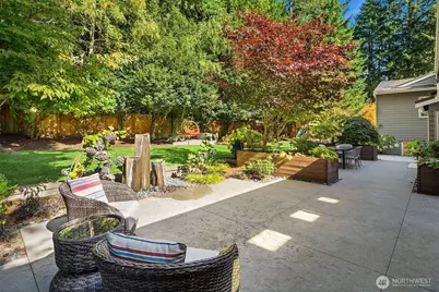 12750 NE 35th Place, Bellevue, WA 98005 - Photo 2